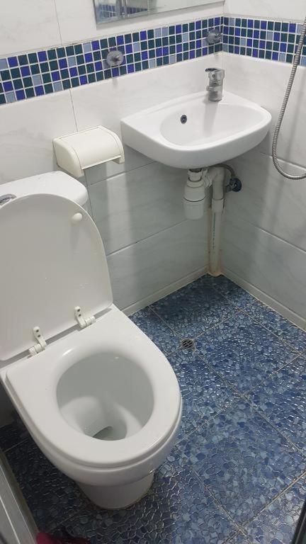 Ajit Wisma tamu *
